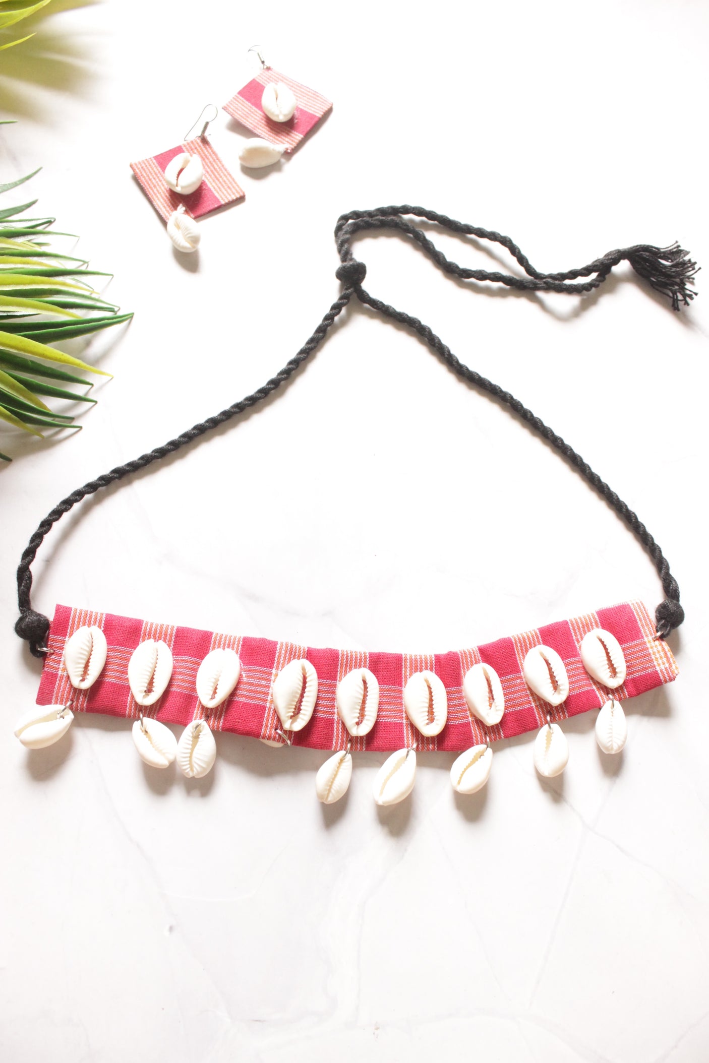 Red Checks Fabric Adjustable Length Shell Work Choker Necklace Set