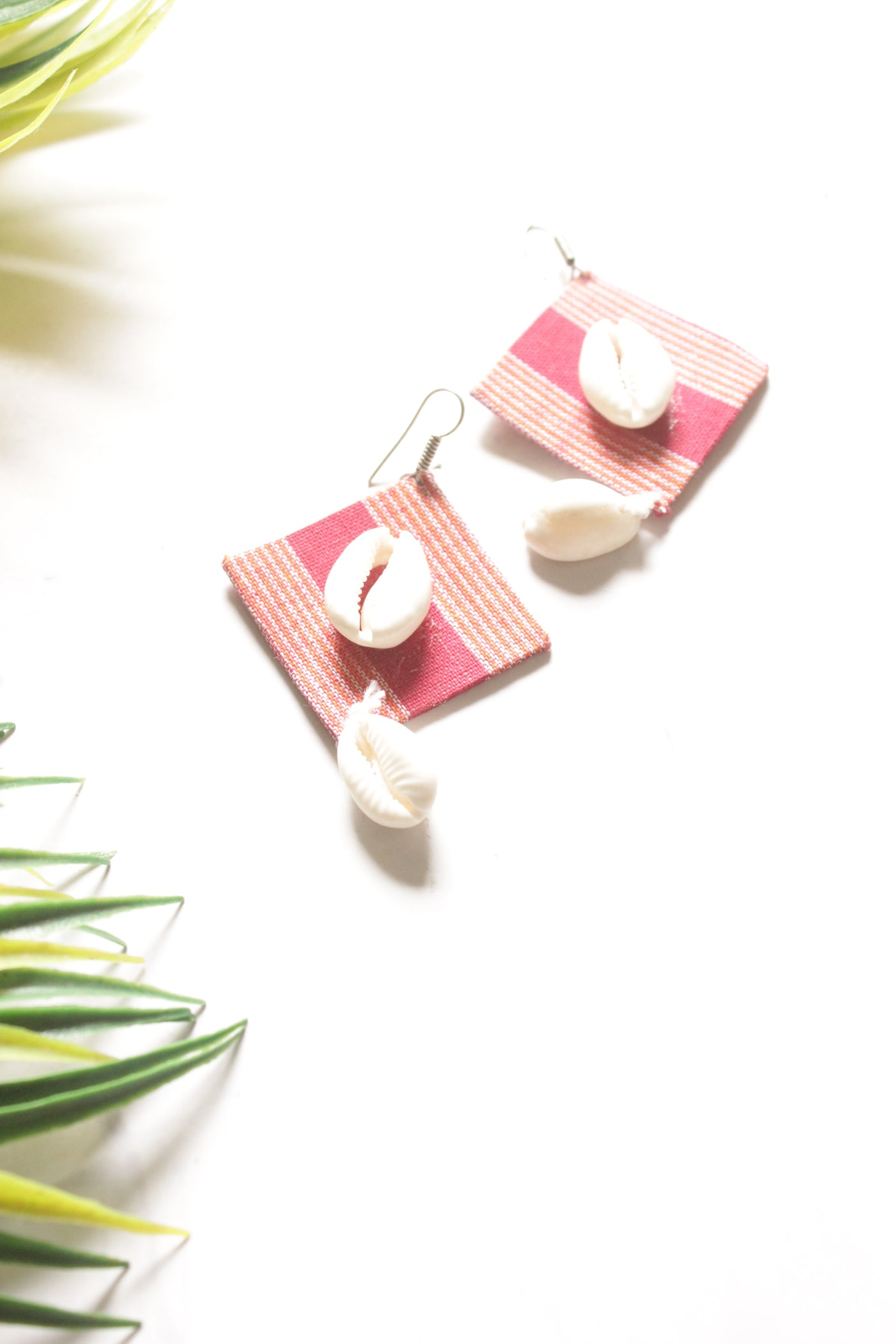 Red Checks Fabric Adjustable Length Shell Work Choker Necklace Set