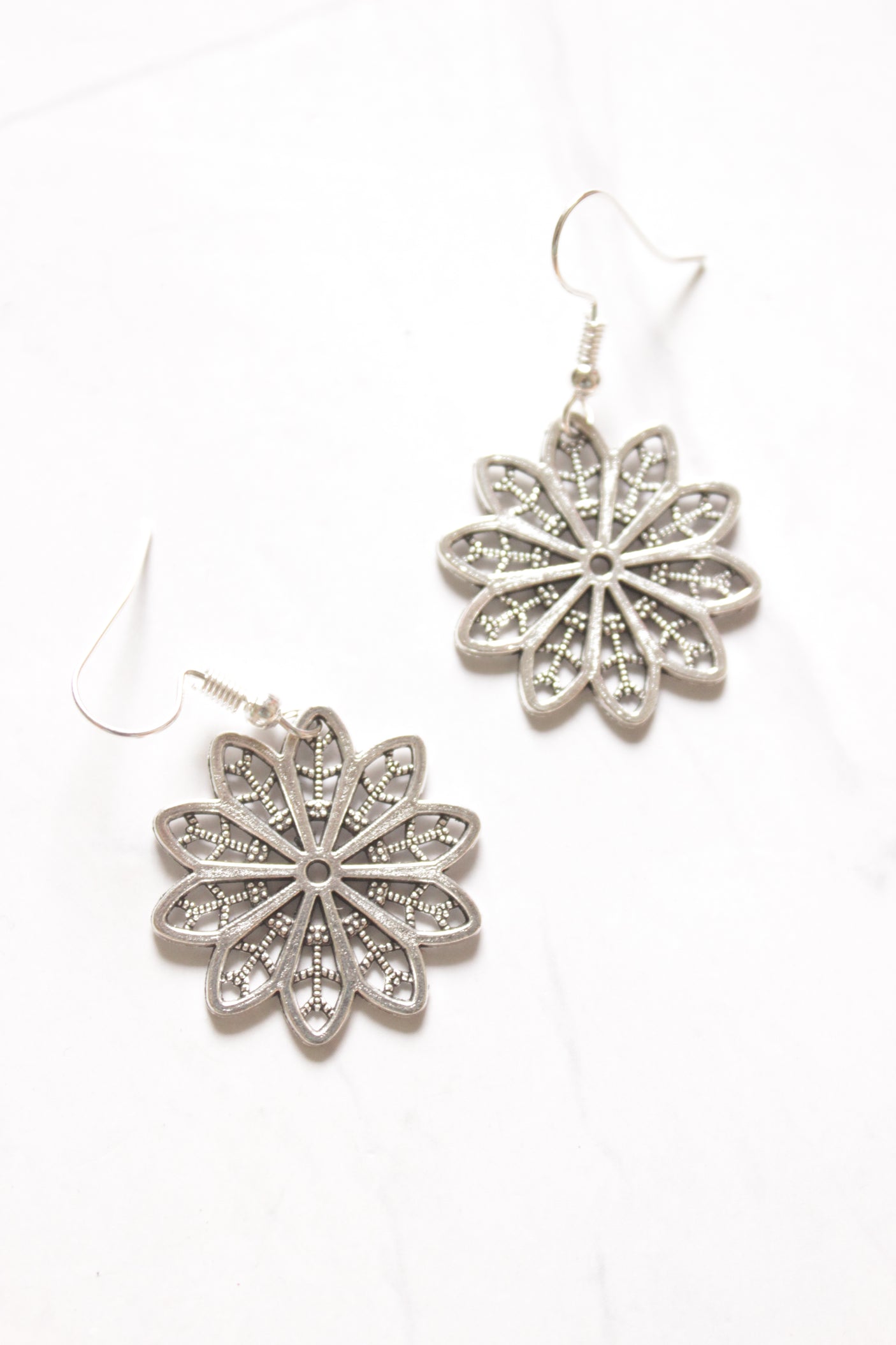 Red Block Printed Fabric and Metal Pendant Necklace Set