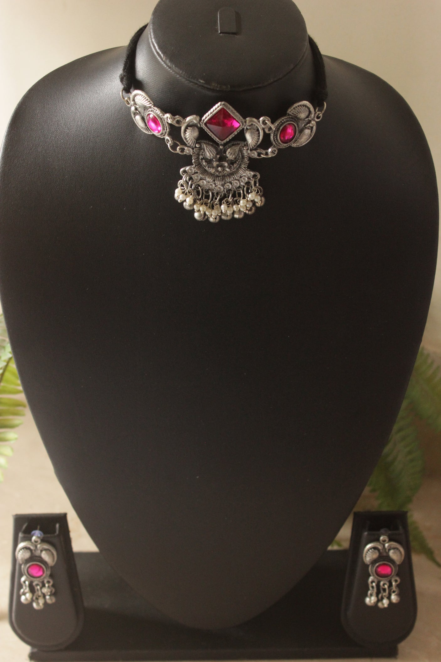 Pink Glass Stones Embedded Oxidised Finish Choker with Adjustable Length