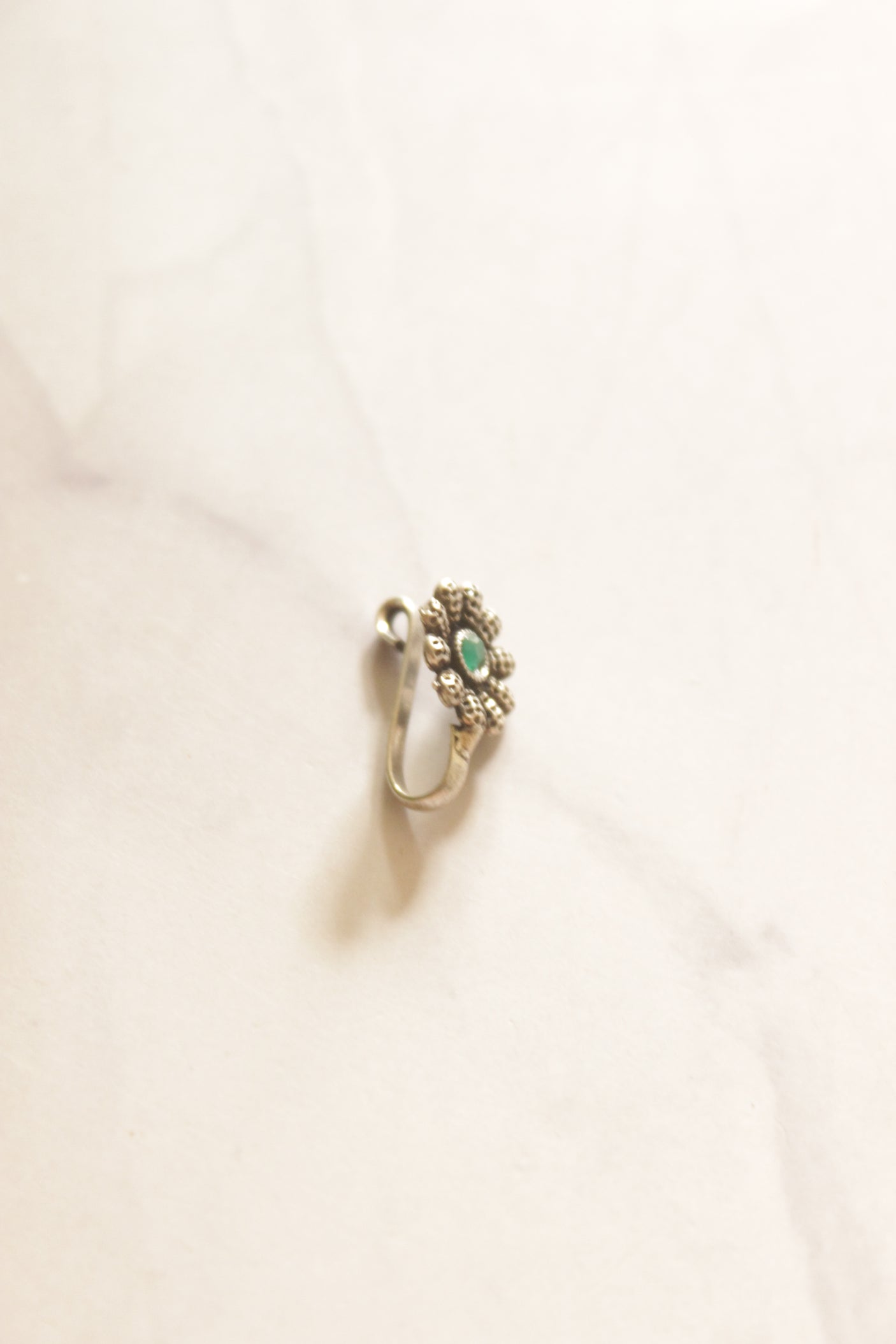 Green Center Stone Oxidised Finish Clip On Nosepin