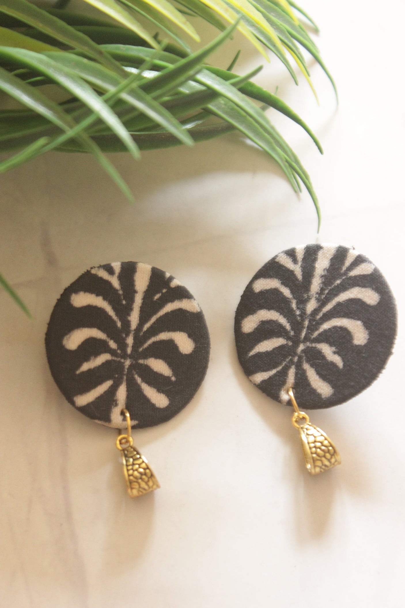 Black Bagru Block Printed Fabric Pleated Necklace Set