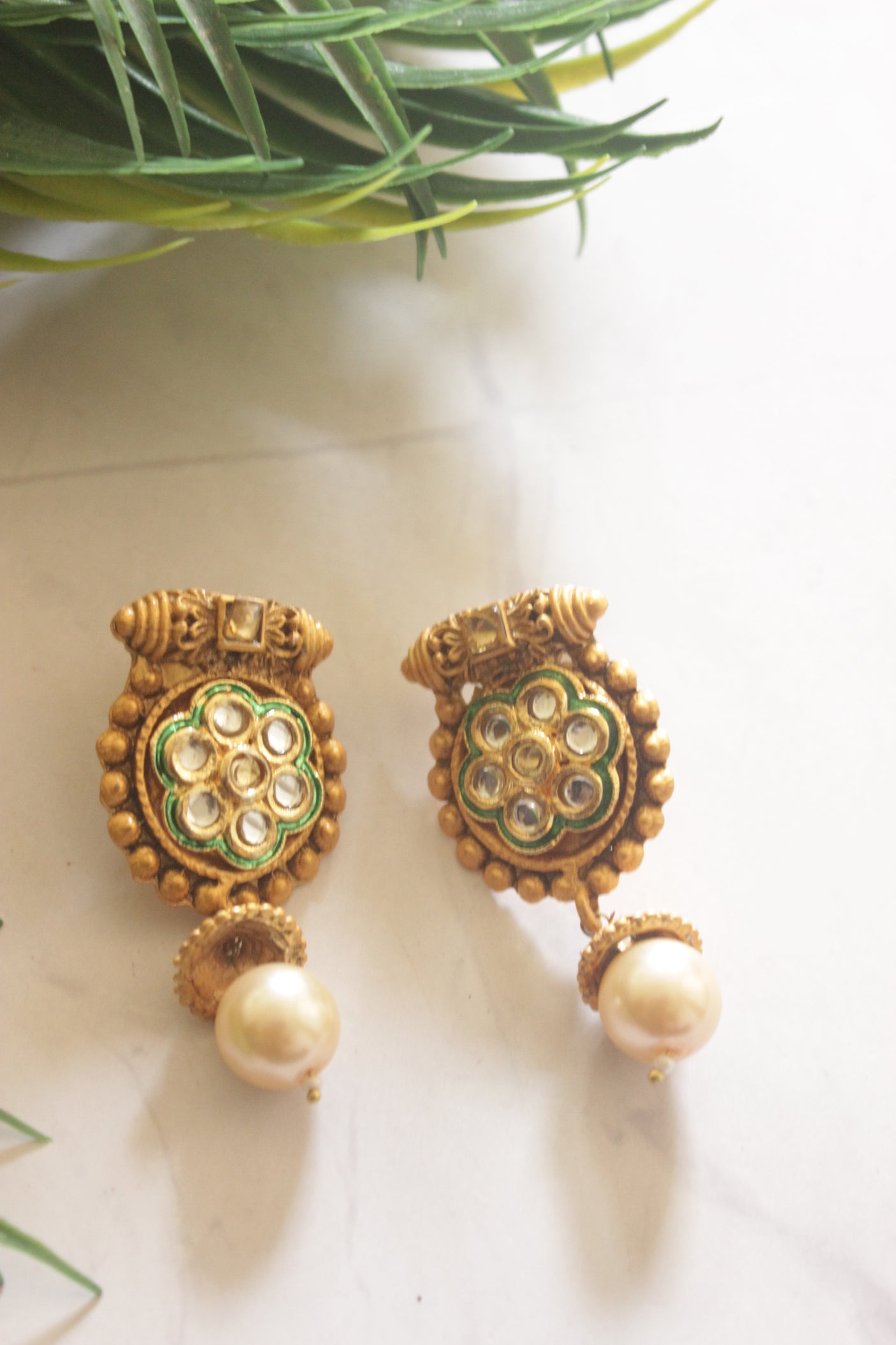 Kundan Studded Matt Gold Stud Earrings
