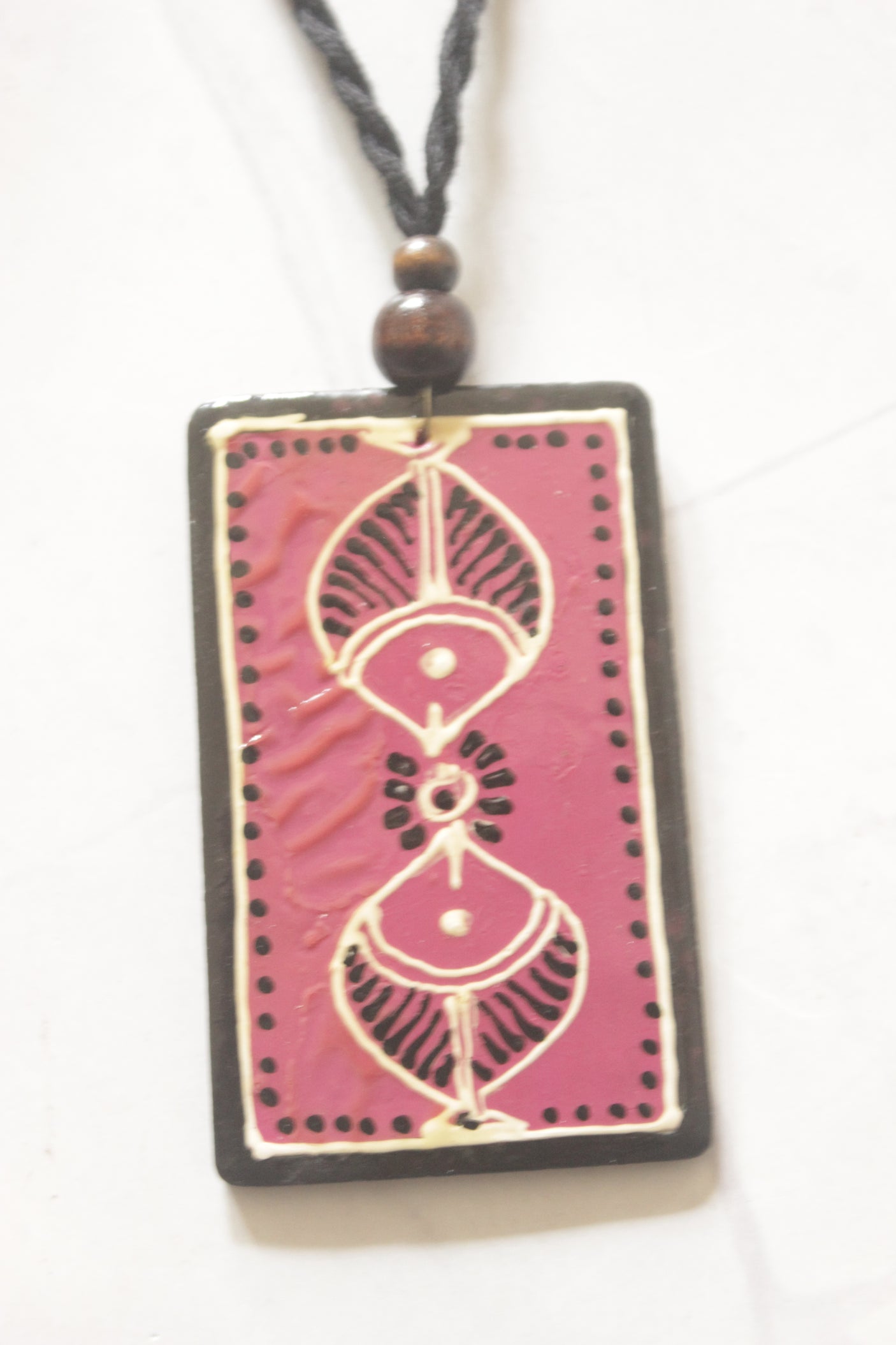 Pink Hand Painted Fish Motifs Thread Closure Ceramic Necklace Set