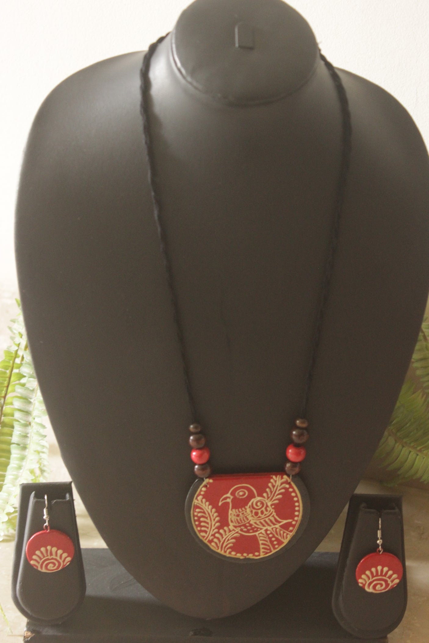 Red & Cream Hand-Painted Bird Motif Ceramic Necklace Set