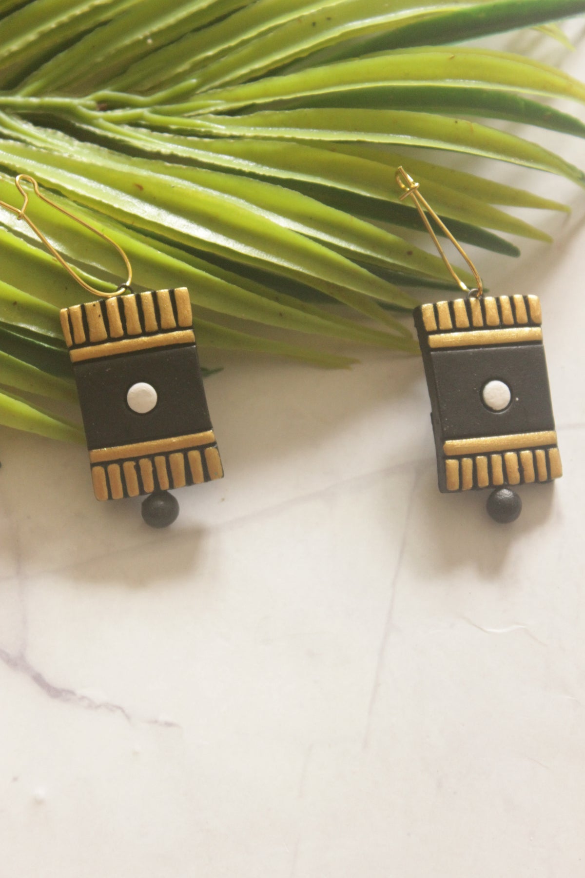 Black and Gold Terracotta Clay Hand Painted Necklace Set