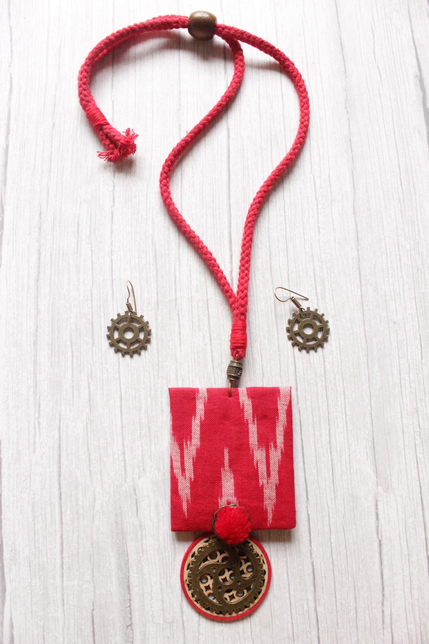 Ikat Fabric Adjustable Thread Closure Necklace Set with Antique Gold Finish Metal Accents