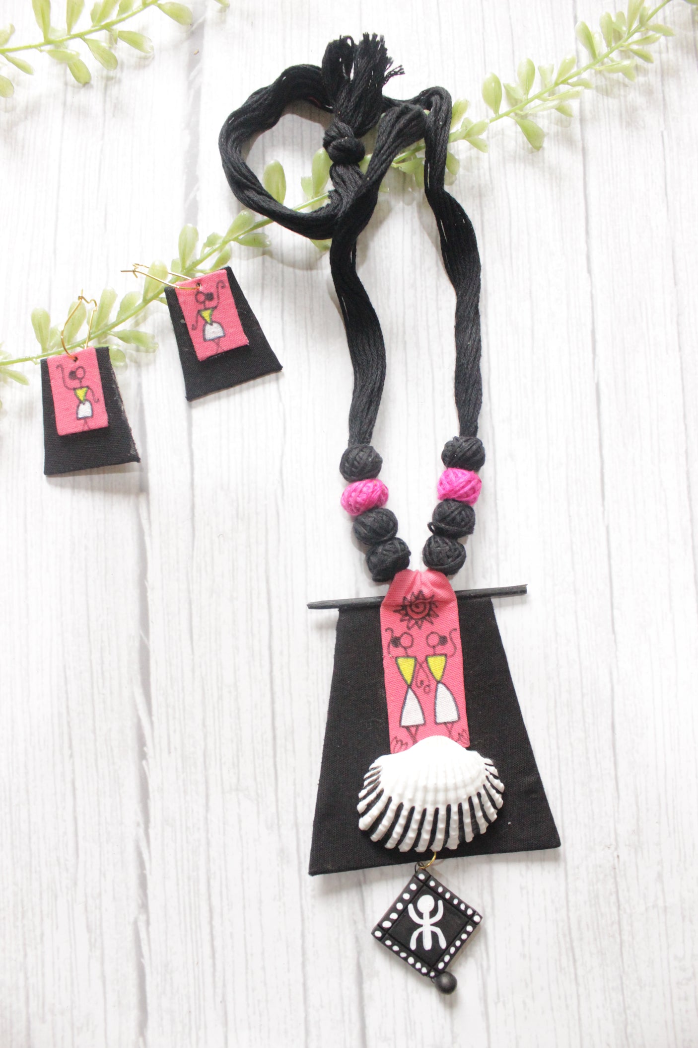 Black and Pink Tribal Hand Painted Fabric Choker Necklace Set