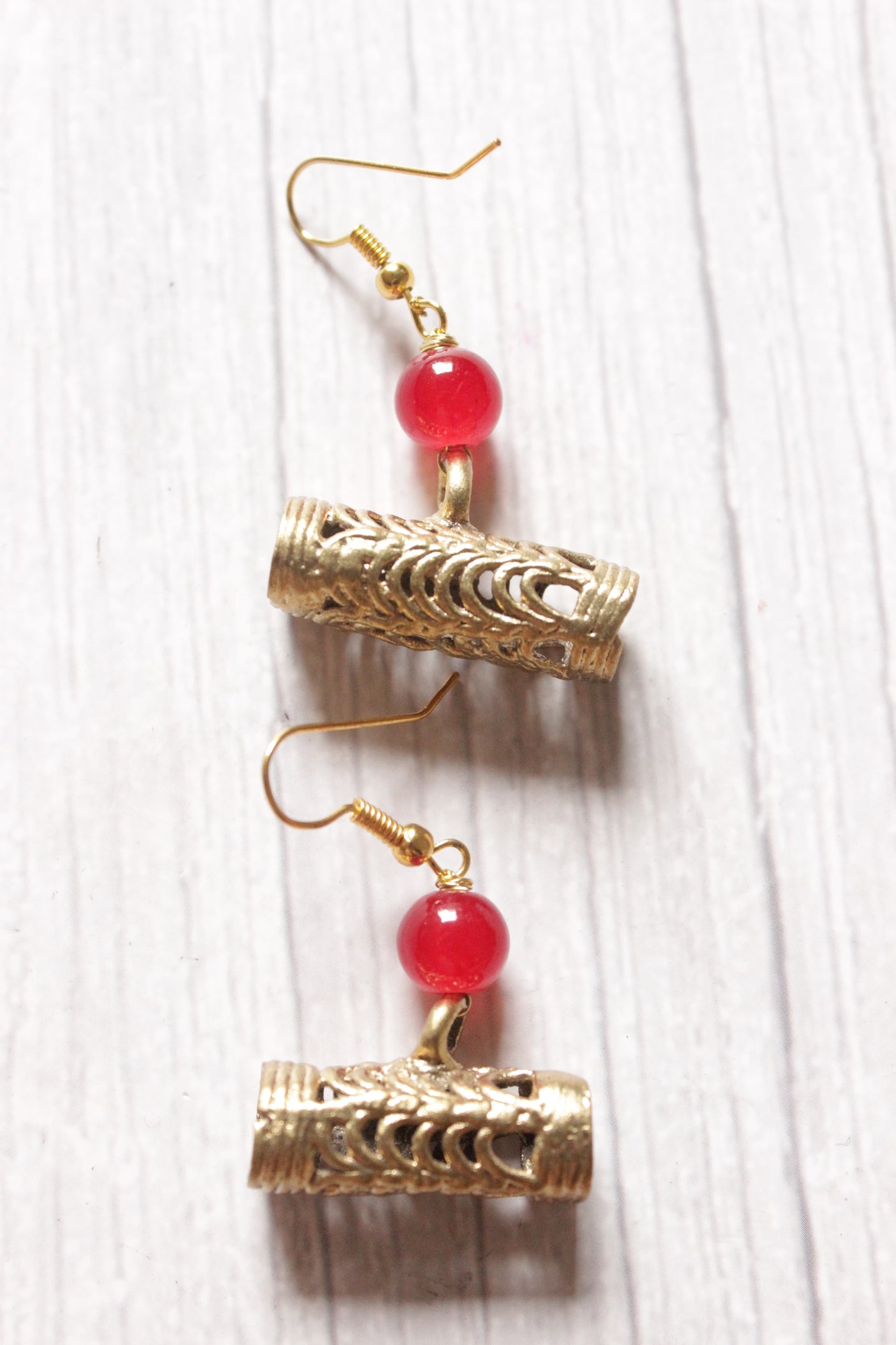 Off-White Hand Braided Dhokra Pendant Adjustable Closure Necklace Set