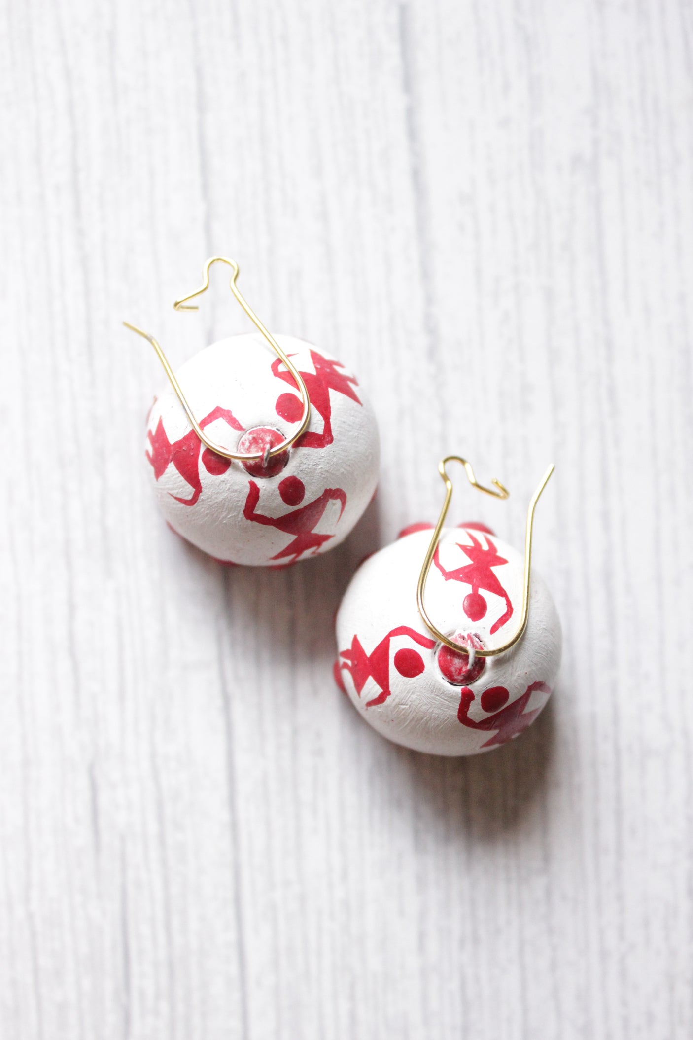 White & Red Hand Painted Tribal Motifs Terracotta Clay Jhumka Earrings