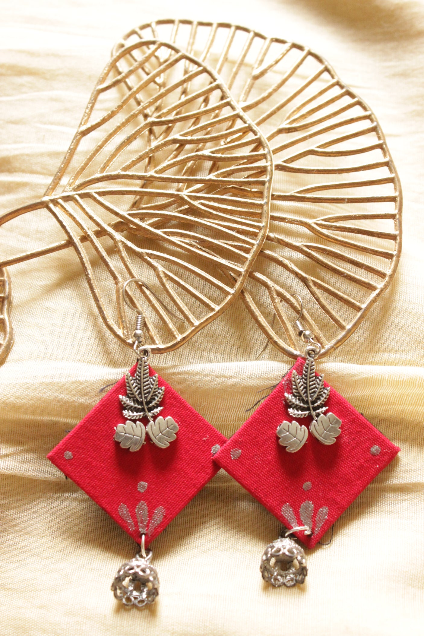 Red Fabric Hand Painted Necklace Set Elaborated with Metal Charms