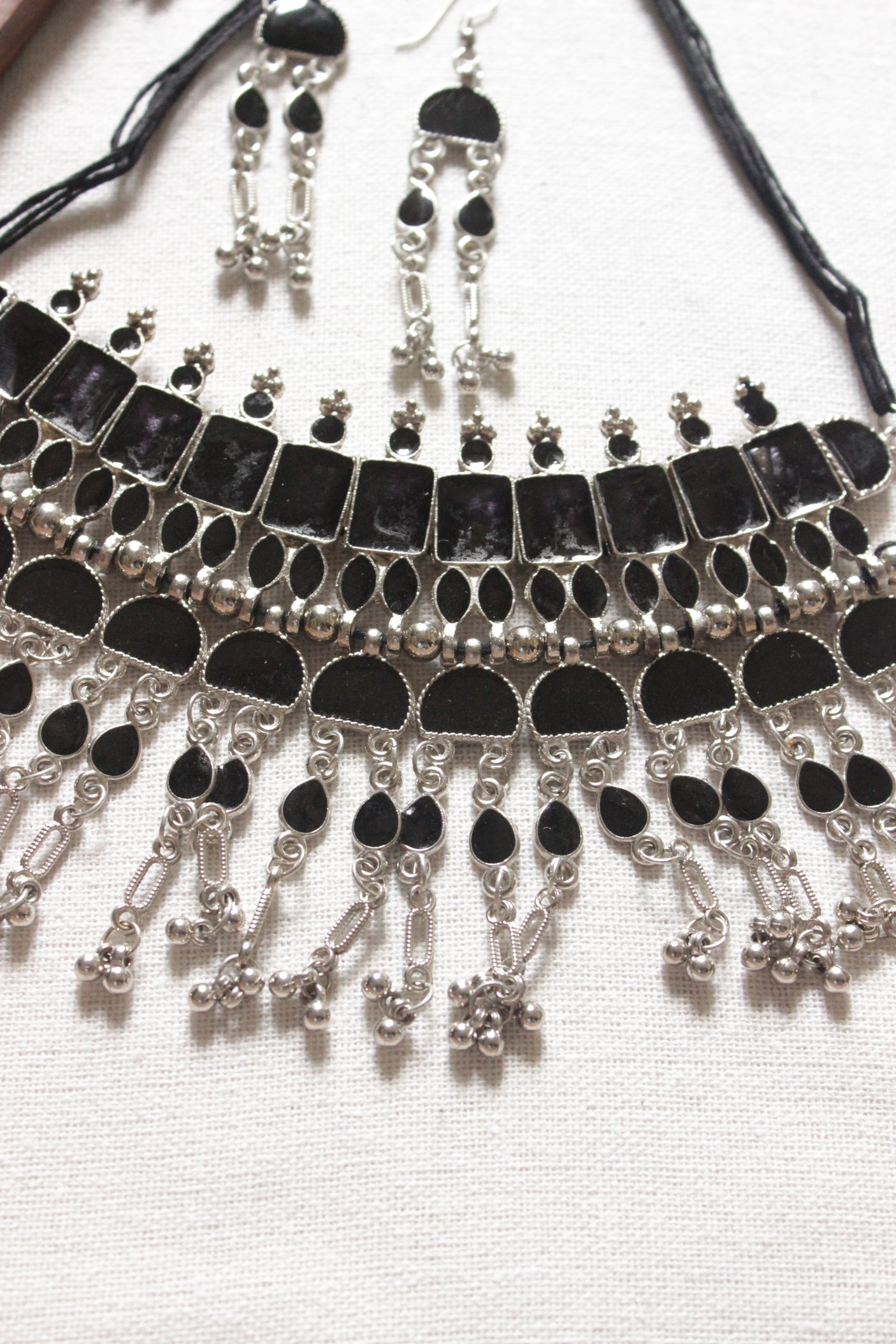 Enamel Painted Half Moon Shaped Metal Charms Adjustable Dori Closure Choker Necklace Set