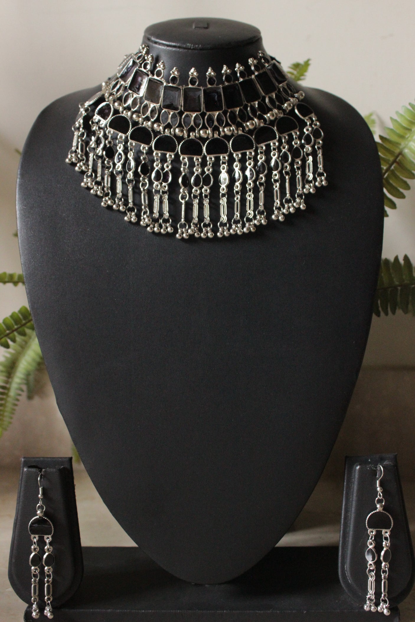 Enamel Painted Half Moon Shaped Metal Charms Adjustable Dori Closure Choker Necklace Set