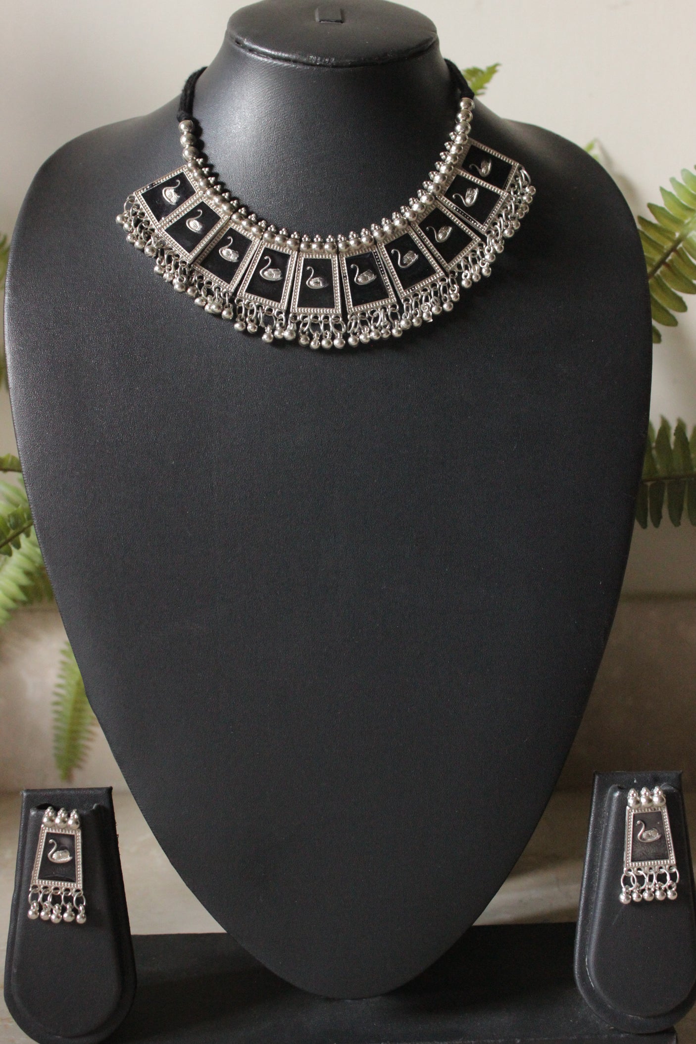 Enamel Painted Swarn Motifs Adjustable Dori Closure Choker Necklace Set