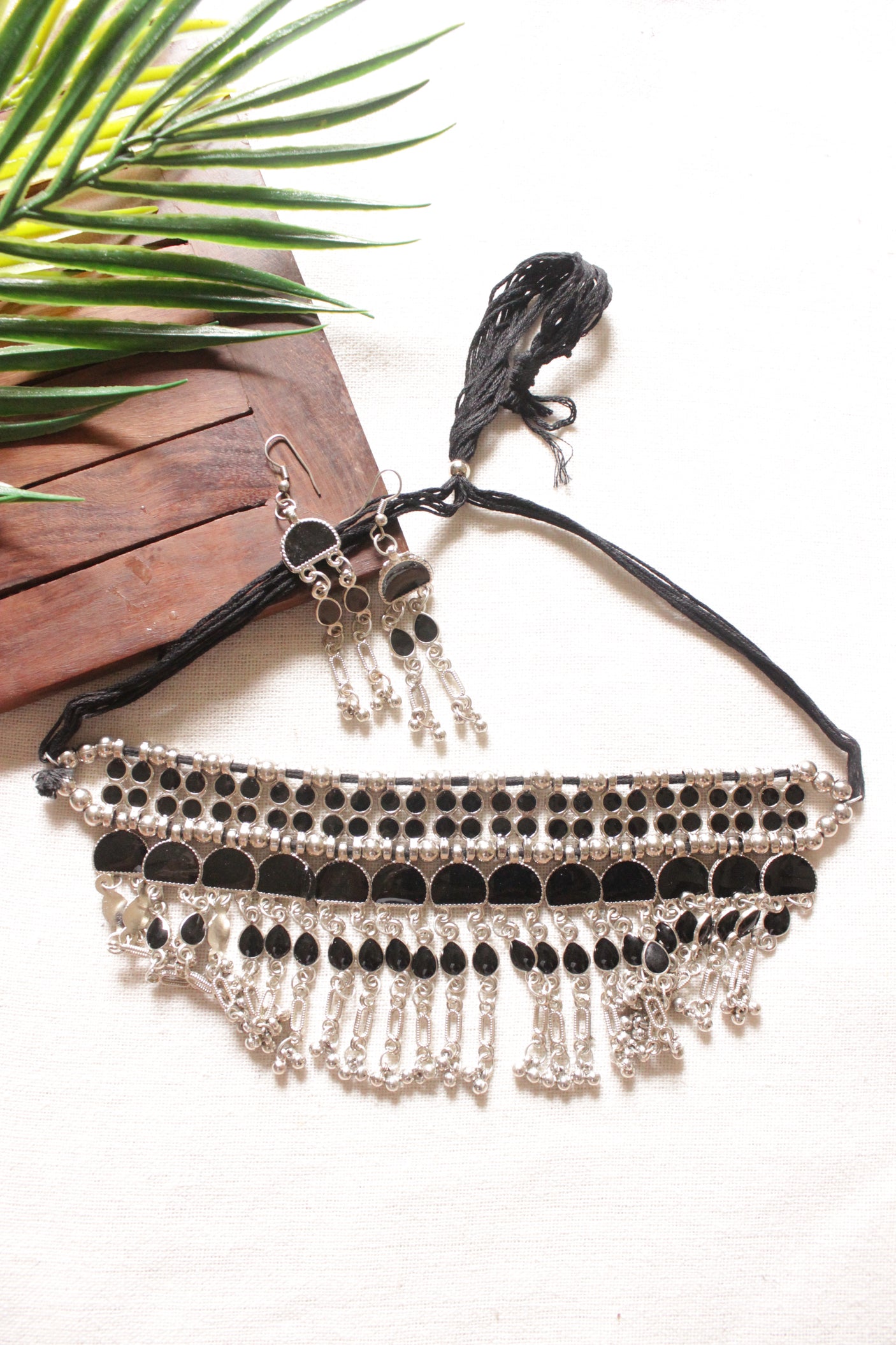 Enamel Painted Half Moon Shaped Metal Charms Adjustable Dori Closure Choker Necklace Set