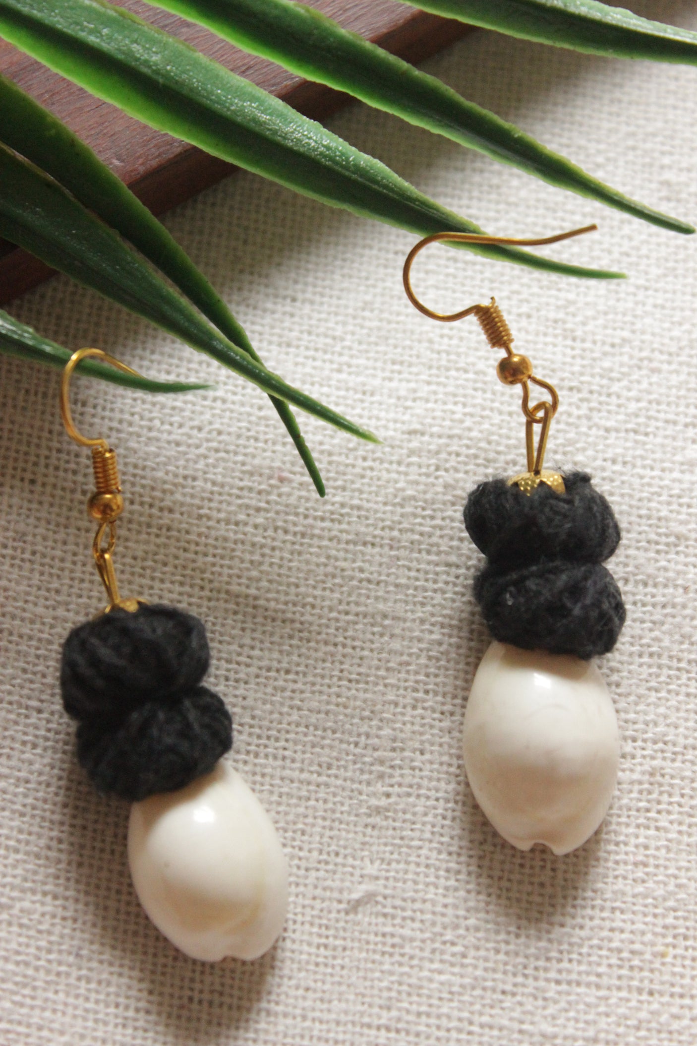 Black Braided Fabric Threads Choker Necklace Set with Shells and Stamped Coins