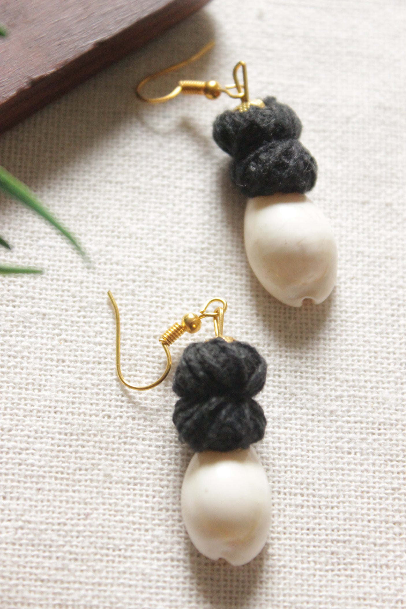 Black Braided Fabric Threads Choker Necklace Set with Shells and Stamped Coins