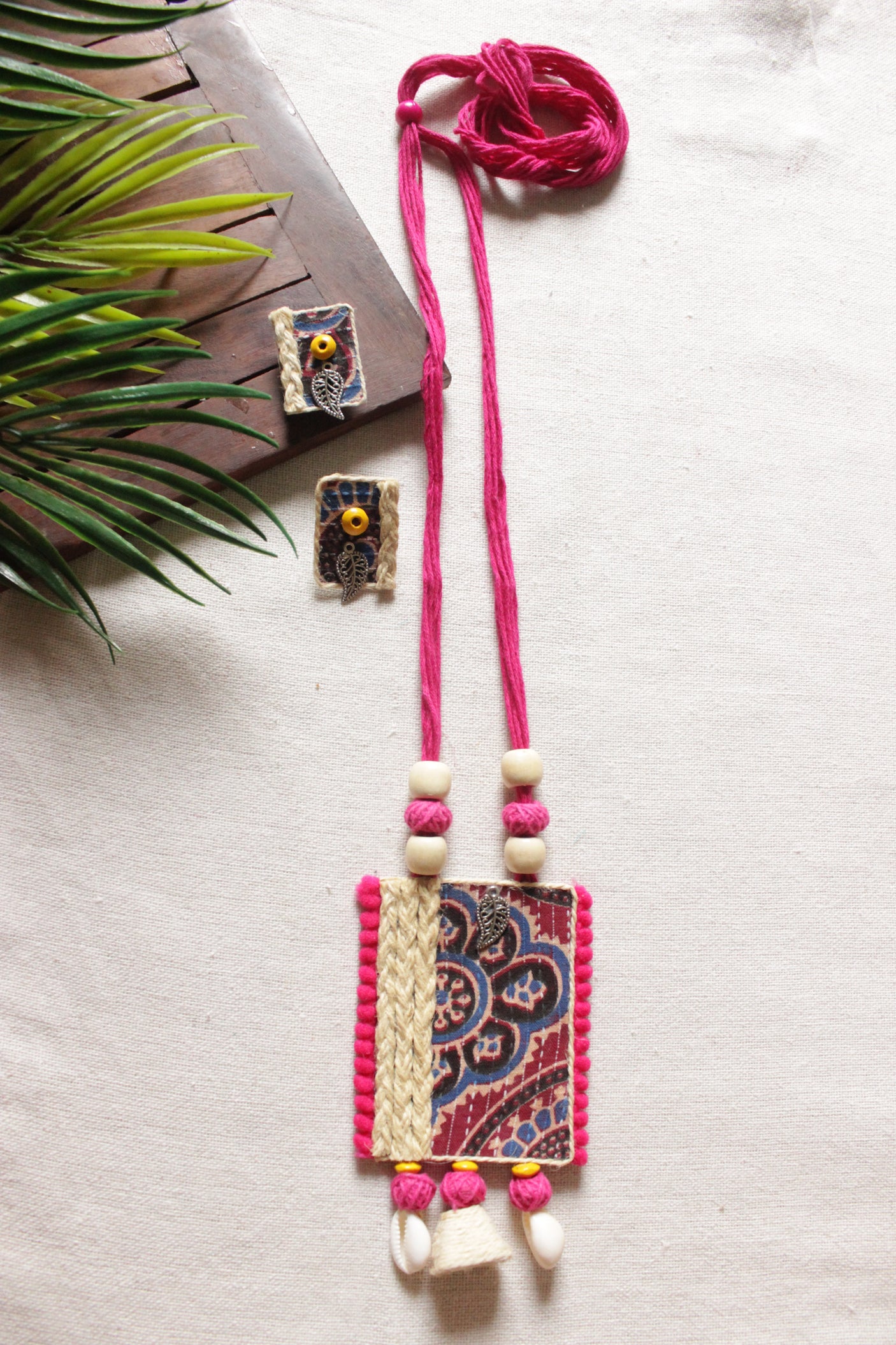 Kalamkari Fabric and Jute Adjustable Thread Closure Necklace Set