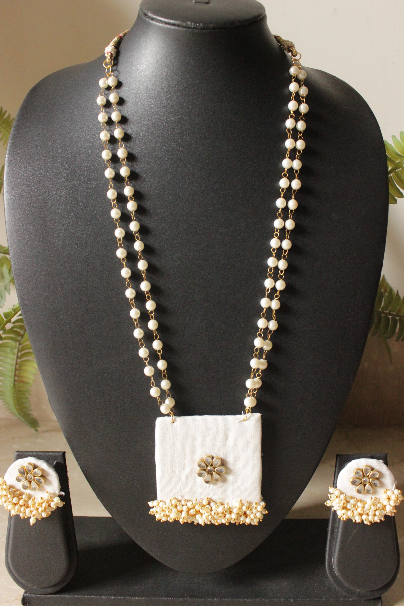 White and Gold Toned Adjustable Dori Closure White Fabric Necklace Set