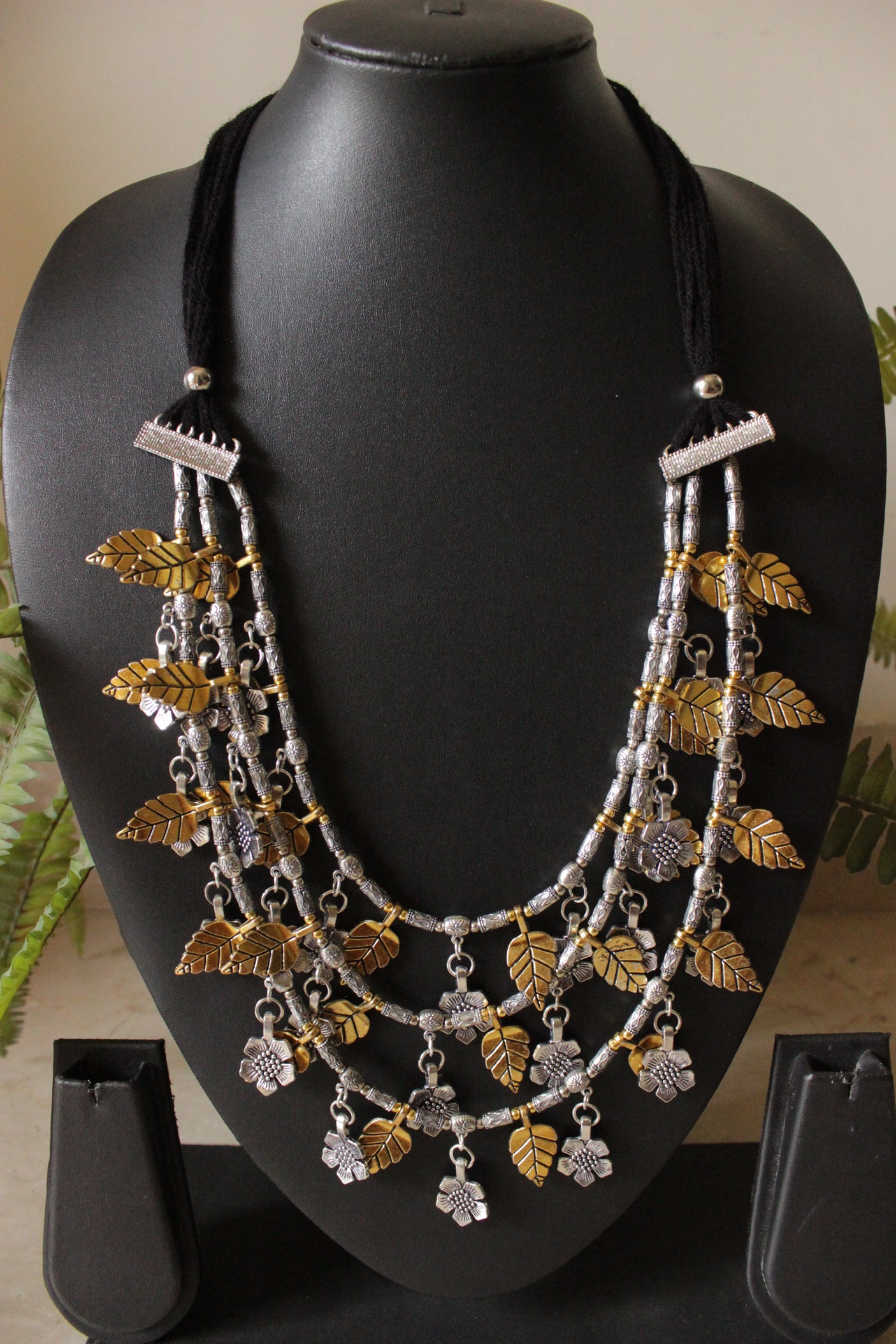 3 Layer Dual Tone Leaf and Flower Motifs Adjustable Closure Nekclace