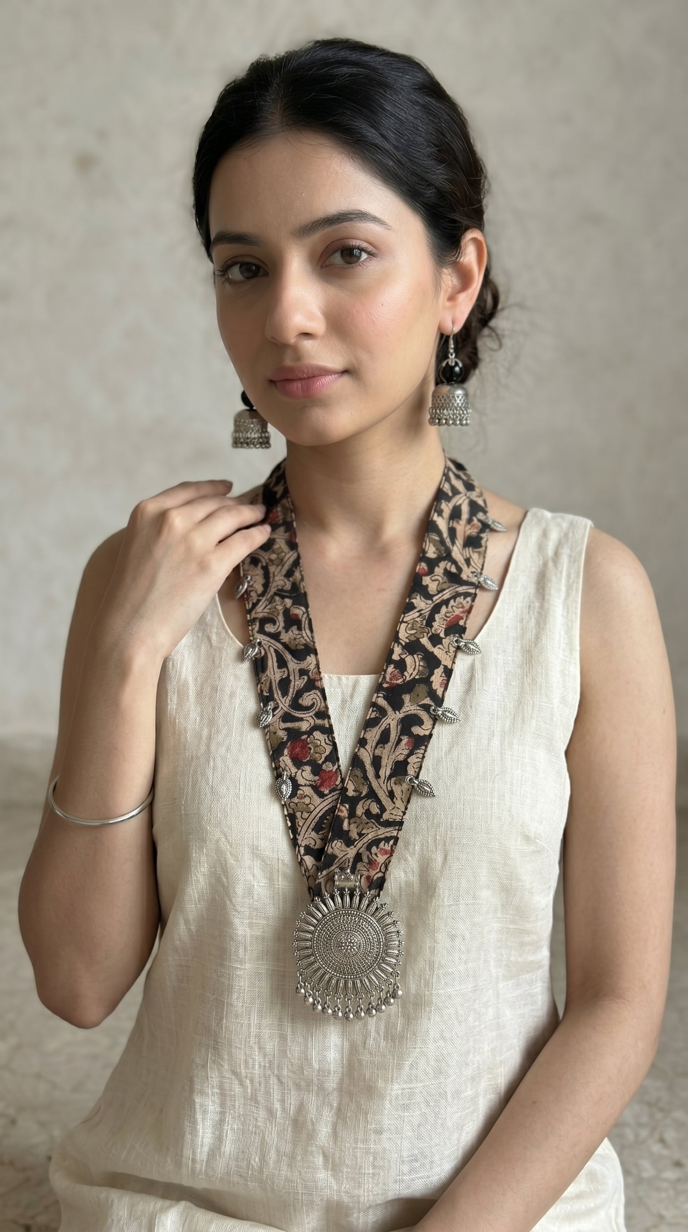 Kalamkari Floral Fabric Strap Necklace with Silver Sun Medallion Pendant Necklace Set