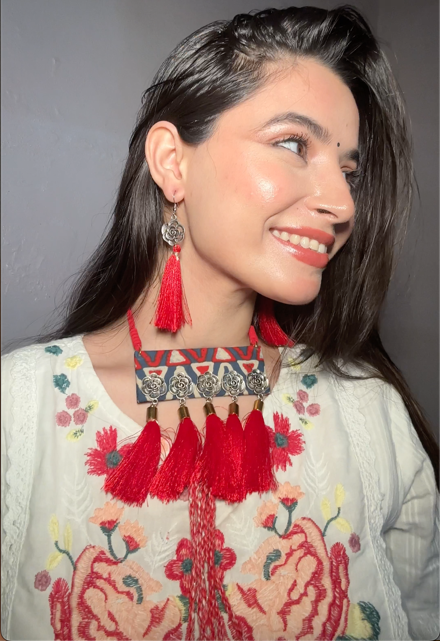 Indigo & Red Fabric Necklace Set with Thread Closure