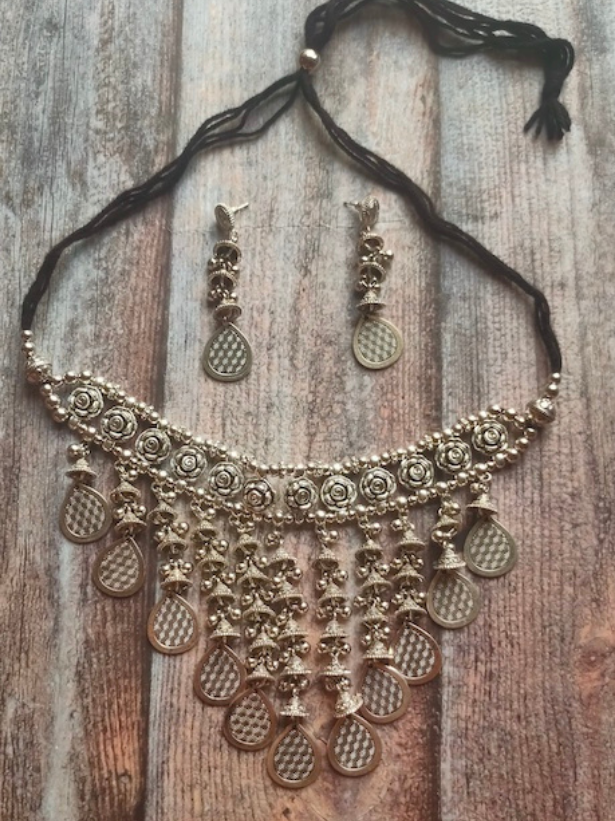 Metal Choker Necklace Set with Multiple Long Metal Beads Strands