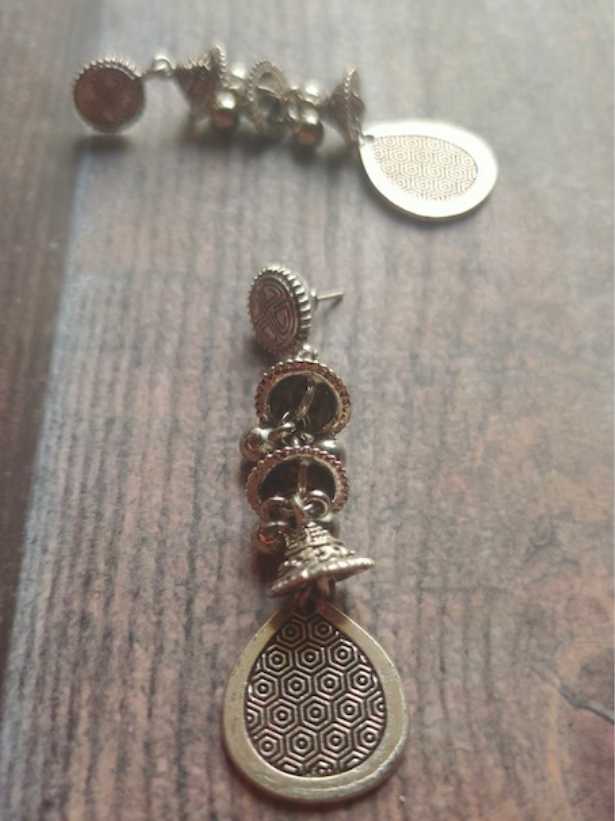 Metal Choker Necklace Set with Multiple Long Metal Beads Strands