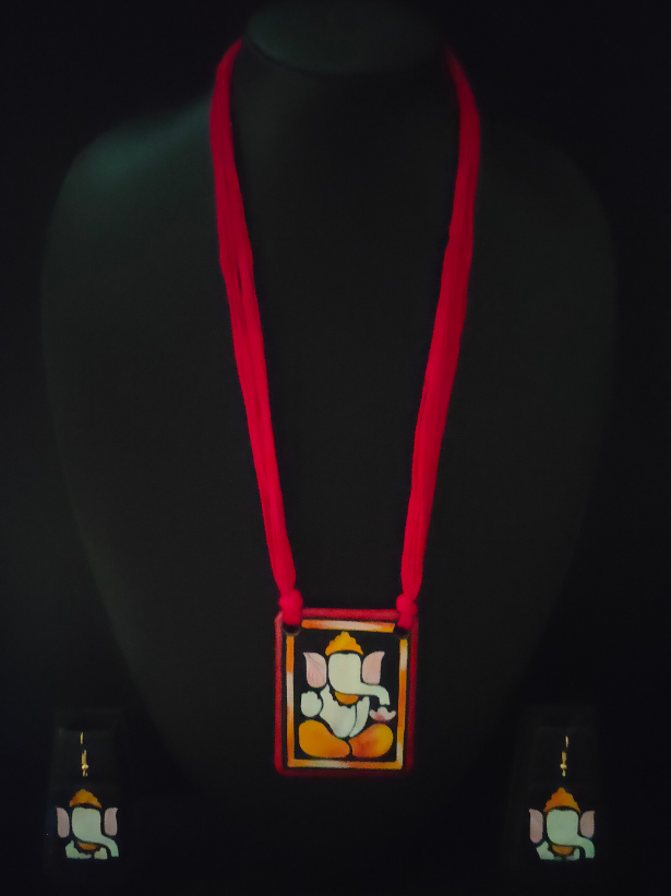Handmade Ganesha Terracotta Necklace Set with Red Thread Closure