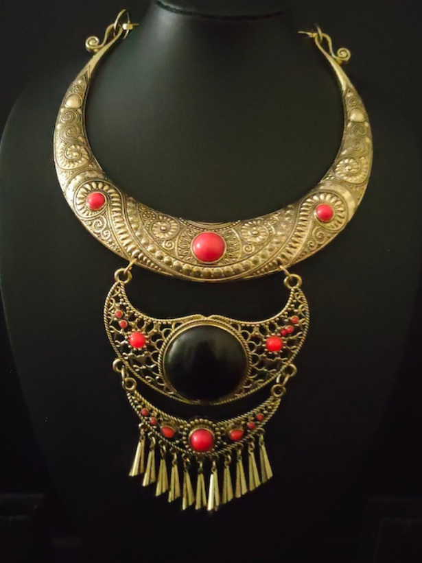 3 Layer Hasli Necklace Set with a Statement Pendant (Black & Red Stones)