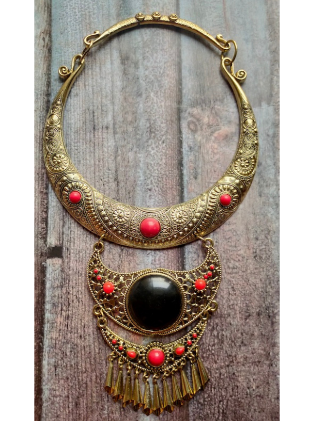3 Layer Hasli Necklace Set with a Statement Pendant (Black & Red Stones)