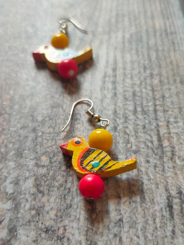 Fabric Necklace Set with Wooden Birds Motifs