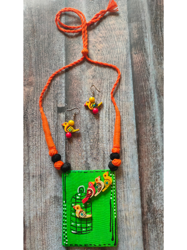 Fabric Necklace Set with Wooden Birds Motifs
