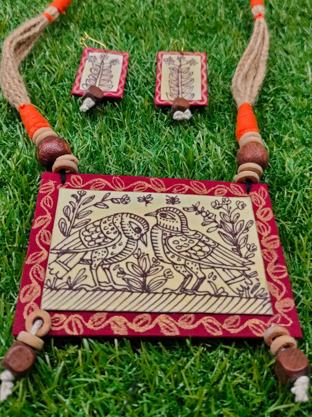 Hand Painted Birds Necklace Set with Jute and Thread Closure