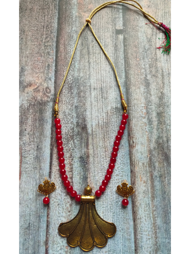 Glass Beads and Statement Metal Pendant Antique Gold Finish Necklace Set