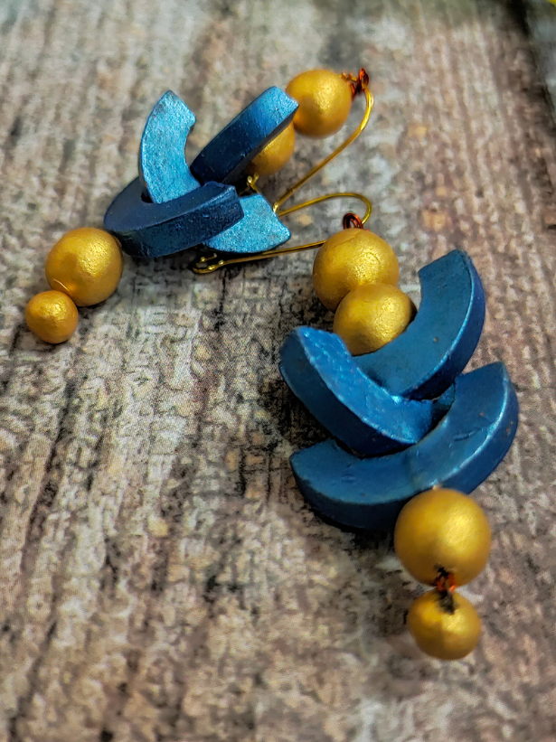 Thread Closure Terracotta Necklace Set