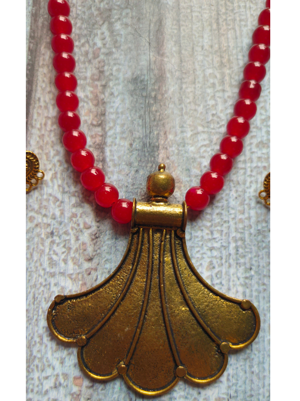 Glass Beads and Statement Metal Pendant Antique Gold Finish Necklace Set