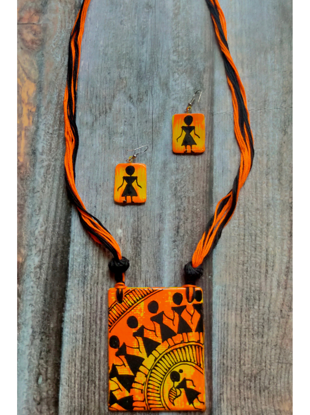 Vibrant Hand Painted Tribal Motifs Thread Closure Ceramic Necklace Set