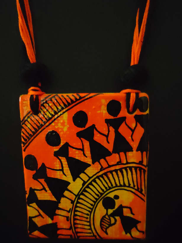 Vibrant Hand Painted Tribal Motifs Thread Closure Ceramic Necklace Set