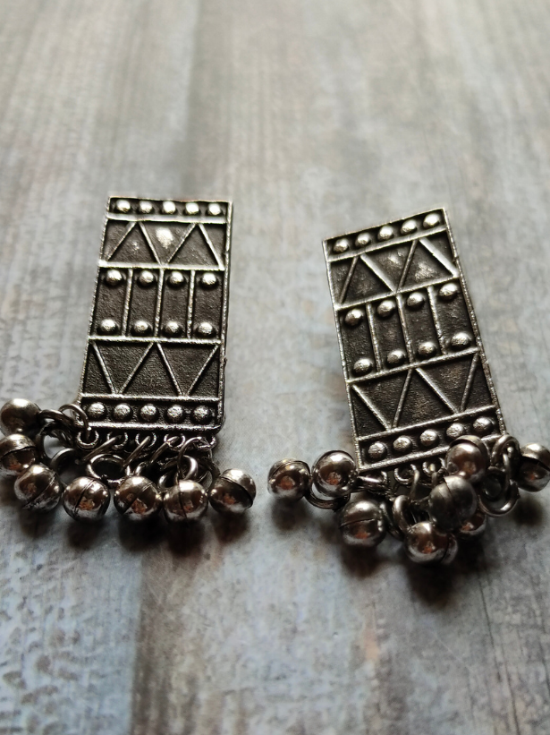 Oxidised Silver Necklace Set with Metal Beads and Thread Closure