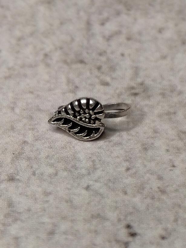 Three Peacock and Leaf Motifs Oxidized Silver-Plated Clip On Nosepin