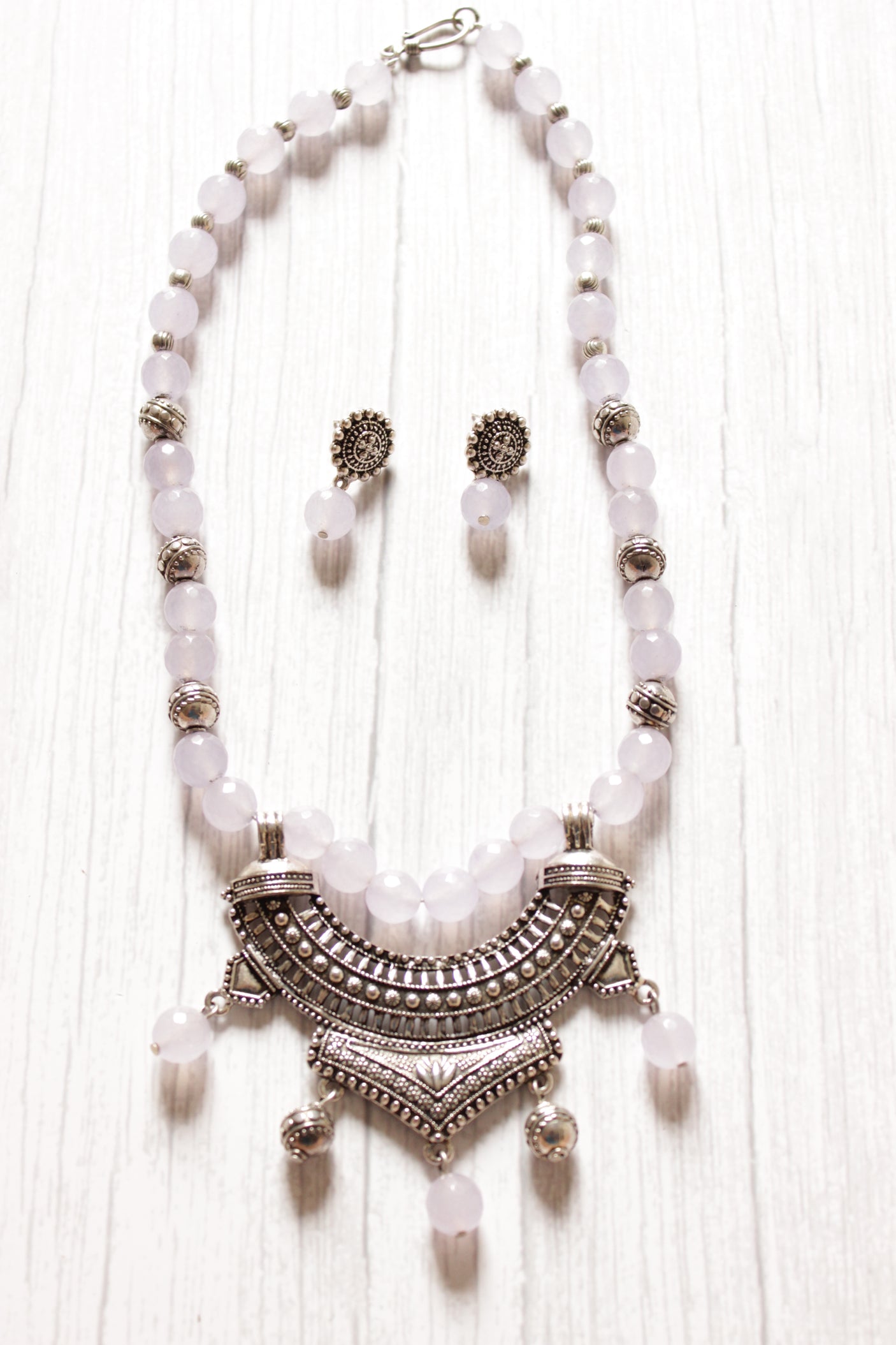 White Jade Beads and Elaborately Detailed Metal Pendant Necklace Set