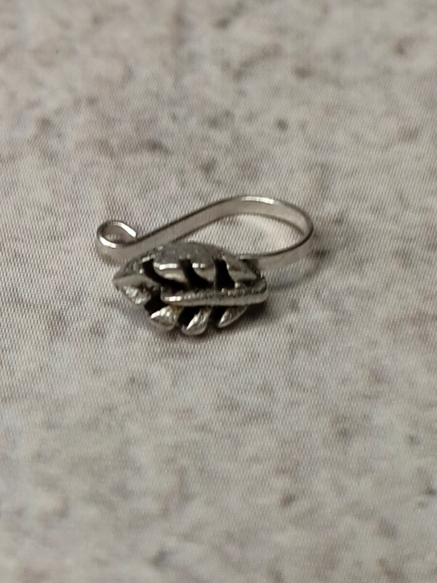 Three Peacock and Leaf Motifs Oxidized Silver-Plated Clip On Nosepin