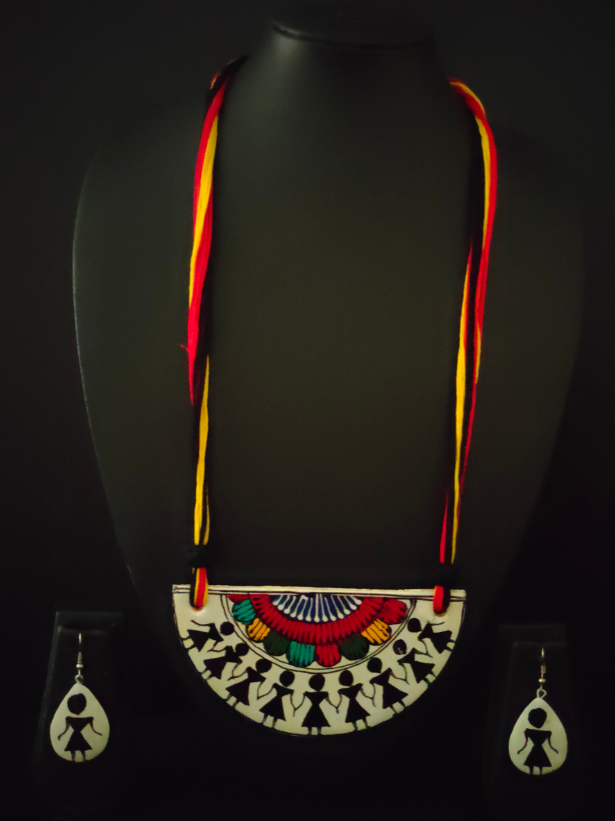 Half Moon Hand Painted Tribal Motifs Thread Closure Ceramic Necklace Set