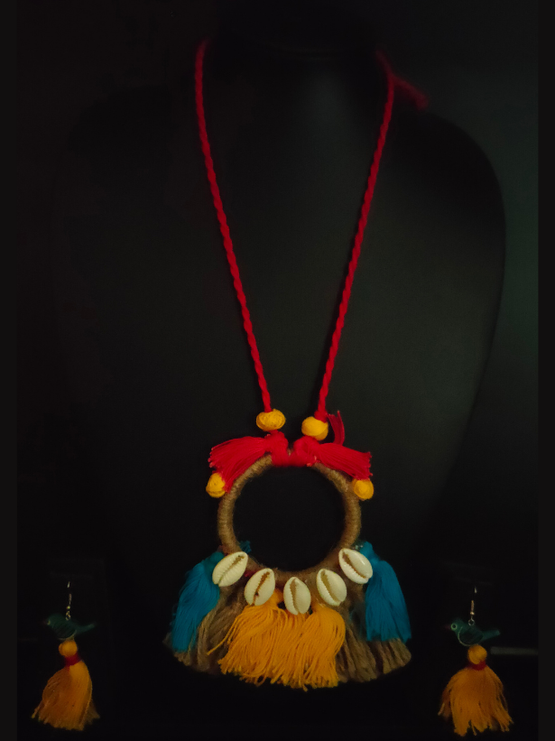 Threads and Shell Work Pendant Necklace Set with Bird Earrings