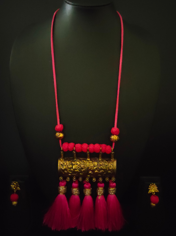 Pink Thread Closure Fabric Beads Antique Gold Finish Necklace Set with Peacock Detailing