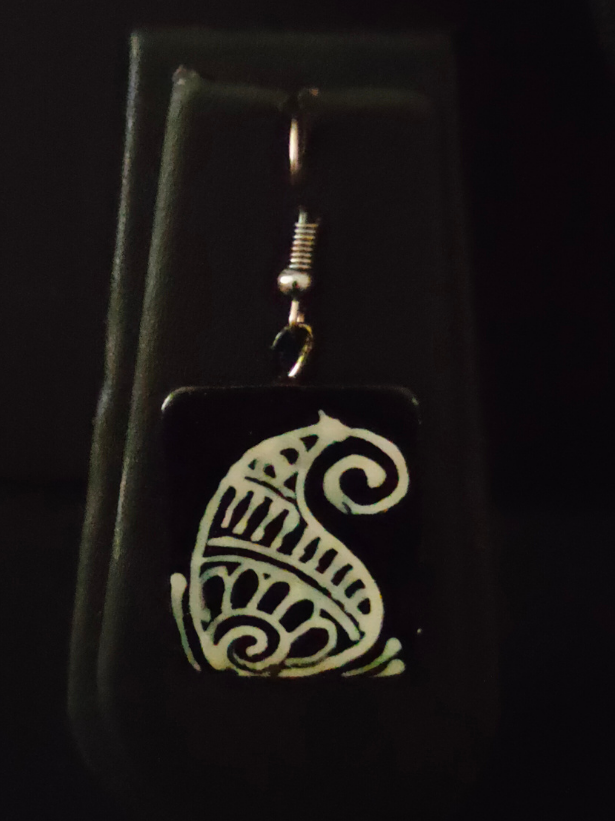 Hand Painted Peacock Motif Thread Closure Ceramic Necklace Set