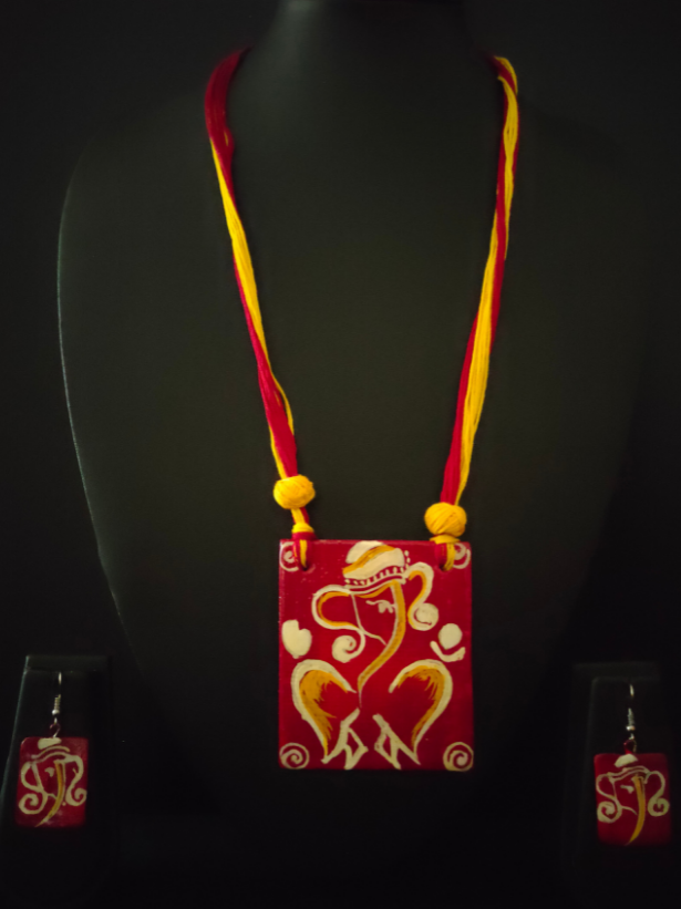 Hand Painted Ganesha Thread Closure Ceramic Necklace Set