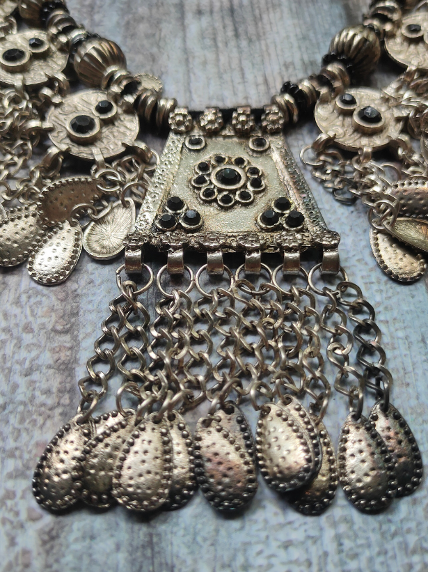 Rhinestones Embedded Afghani Necklace Set with Charms and Thread Closure