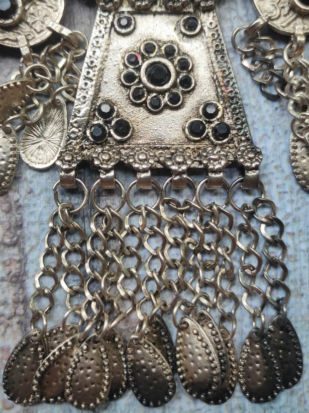 Rhinestones Embedded Afghani Necklace Set with Charms and Thread Closure